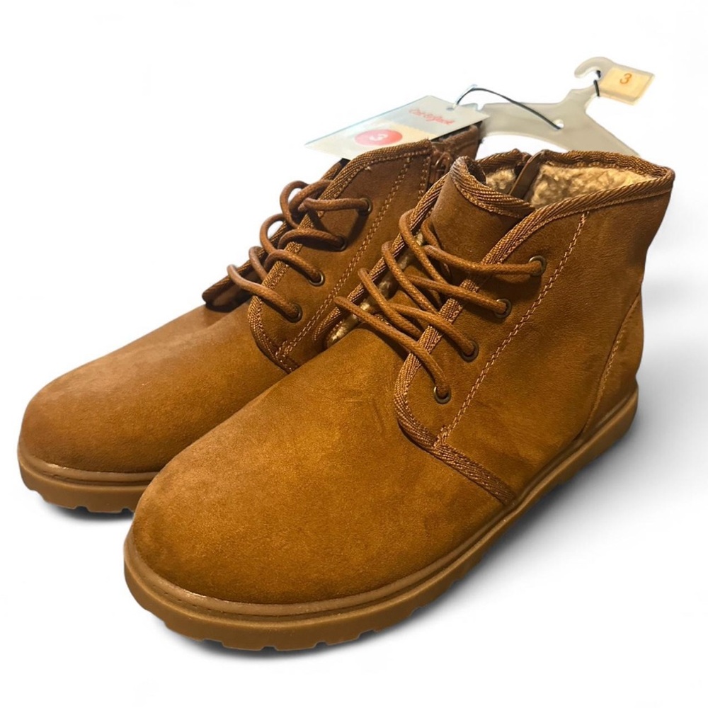 Kid’s Cat & Jack Boots size 3
